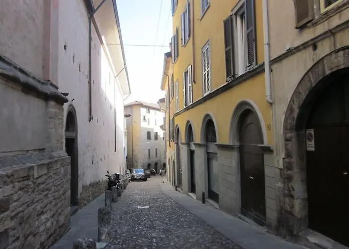 Casa Lalla In Centro Storico A Vakantiehuis Bergamo