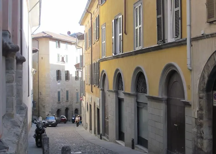Casa Lalla In Centro Storico A Ferienhaus Bergamo